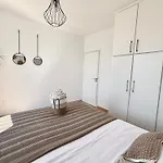 Апартаменты Sea View In Port